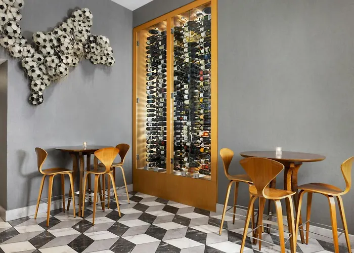Le Meridien Columbus, The Joseph